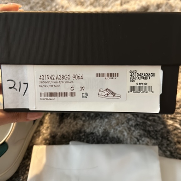 Women’s Gucci sneakers - Picture 4 of 5